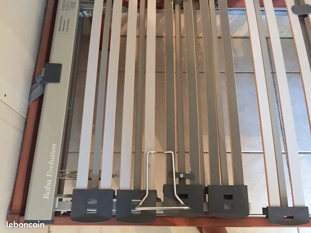 Lit de luxe + matelas de luxe Meubles