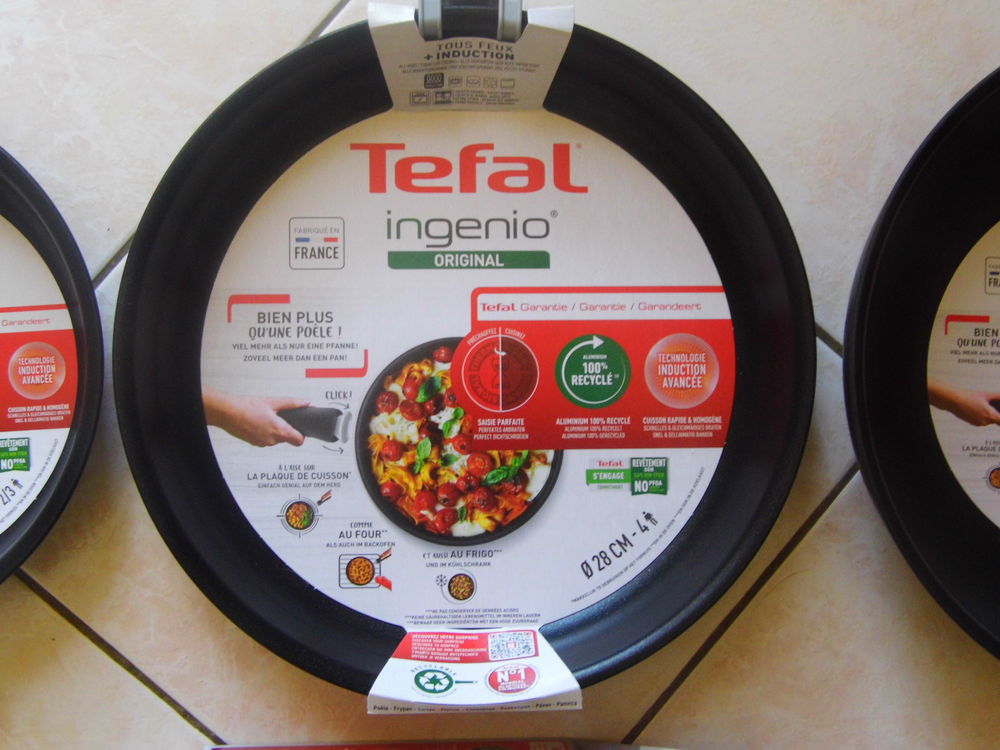 TEFAL Lot de 2 po&ecirc;les et un work et une poignet adaptable Electroménager