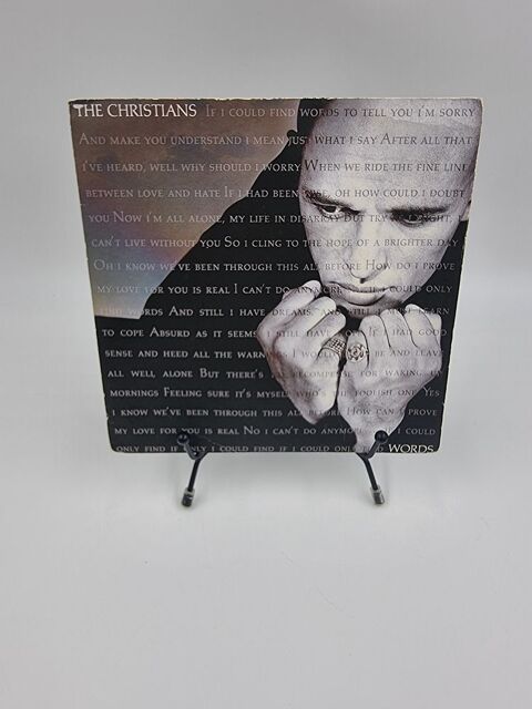 Vinyle 45 tours The Christians : Words avec fourreau	 2 Vulbens (74)