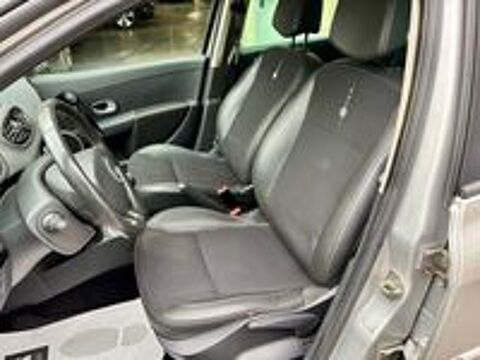 Clio III Estate Clio Estate III Tce 100 eco2 Night&Day 2011 occasion 95330 Domont