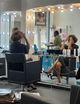   Vend salon de coiffure proche métro Garibaldi à Lyon Lyon 3