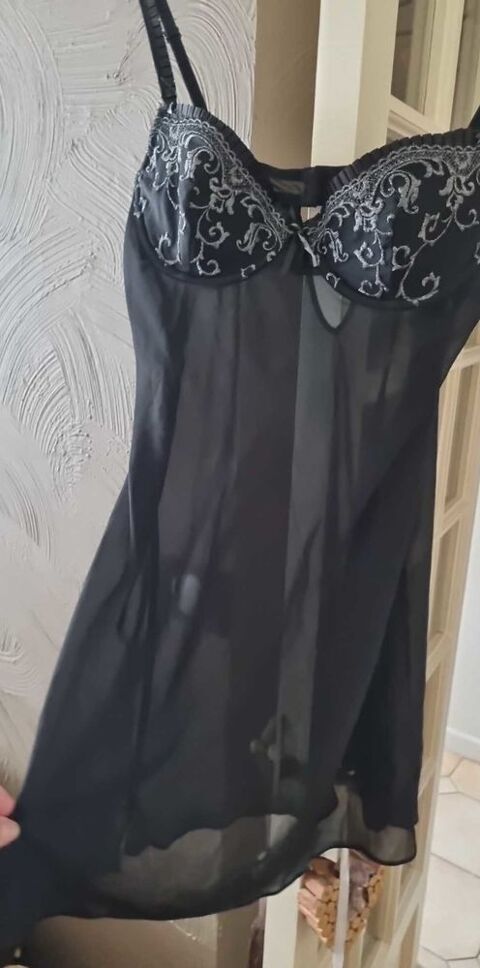 Nuisette Darjeeling 42 et string L 40 Oullins (69)