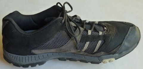 Baskets Quechua pointure 48 25 Saint-Philippe-du-Seignal (33)