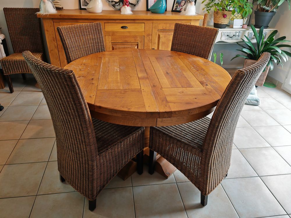 Table ch&ecirc;ne massif ronde + 6 chaises en rotin Meubles
