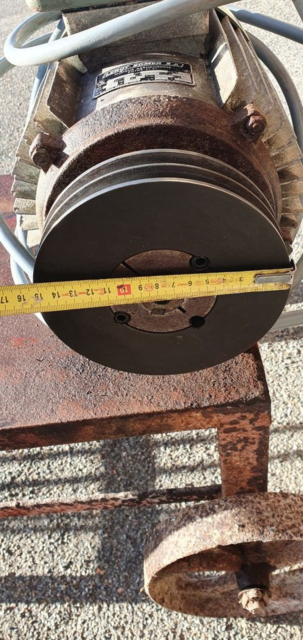 Moteur asynchrone triphas&eacute; 380v Bricolage