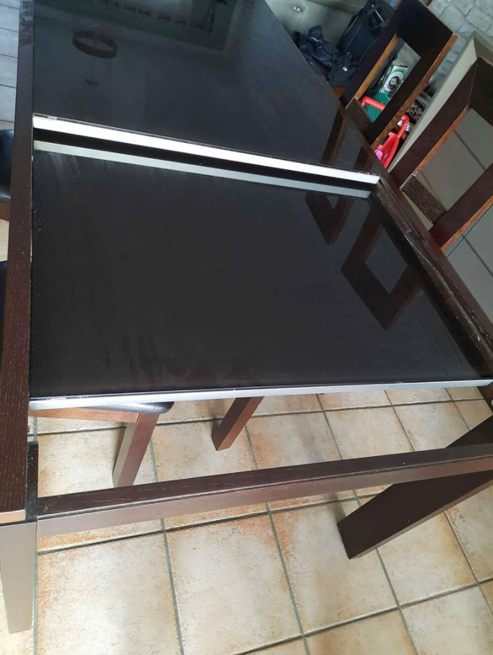 Table contemporaine bois/verre + 6 chaises couleur weng&eacute; Meubles