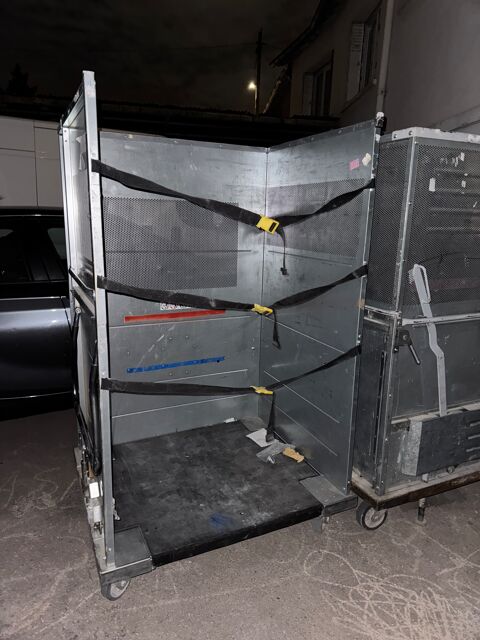 3 chariots logistiques marque Wanzl 750kg type DHL 300 94800 Villejuif