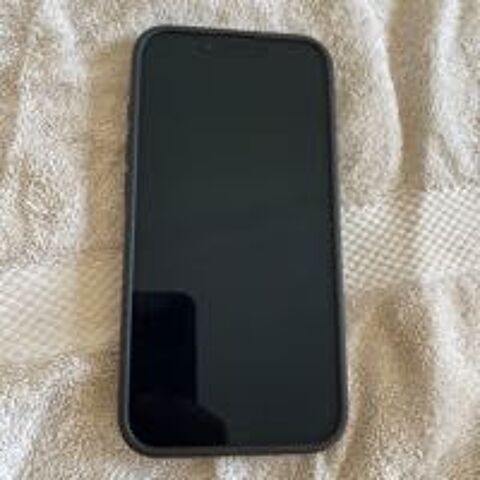 Apple iPhone 17e 256 GB 600 Paris 4 (75)