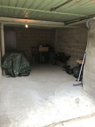  Parking / Garage à louer 16 m²