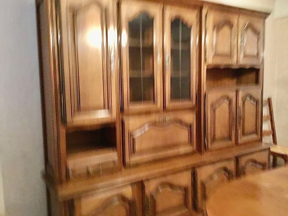 Beau bahut en ch&ecirc;ne et table assirtie Meubles