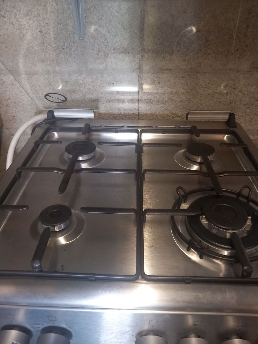 Cuisini&egrave;re &agrave; gaz avec four en acier inoxydable Electroménager