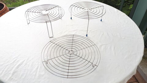 Lot de 3 grilles repose plat en métal 10 Montigny-Lencoup (77)