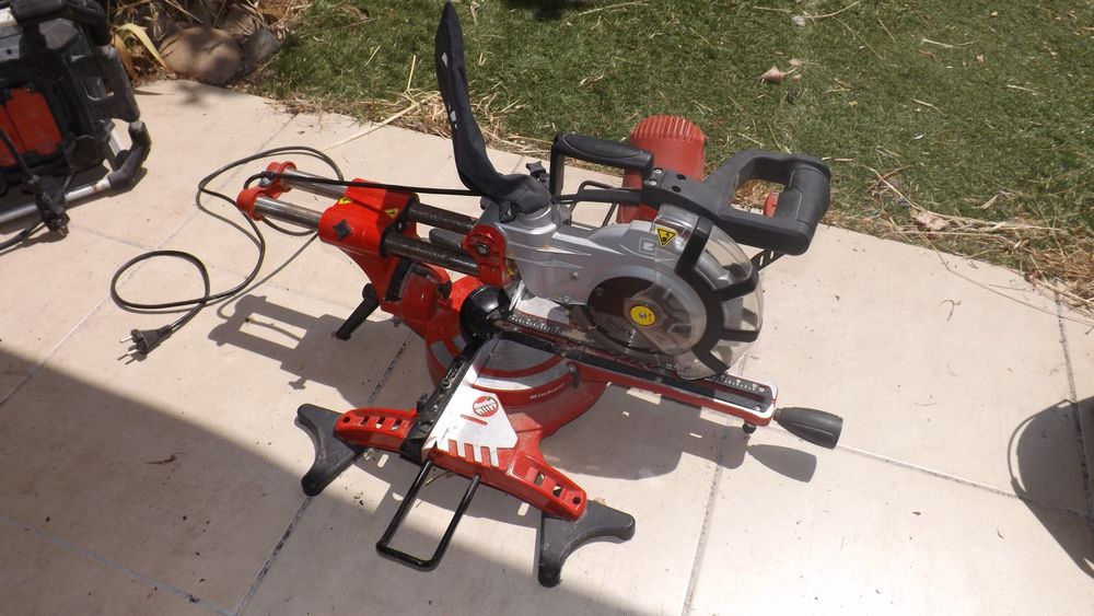   Scie a onglet radiale EINHELL TC-SM2131 