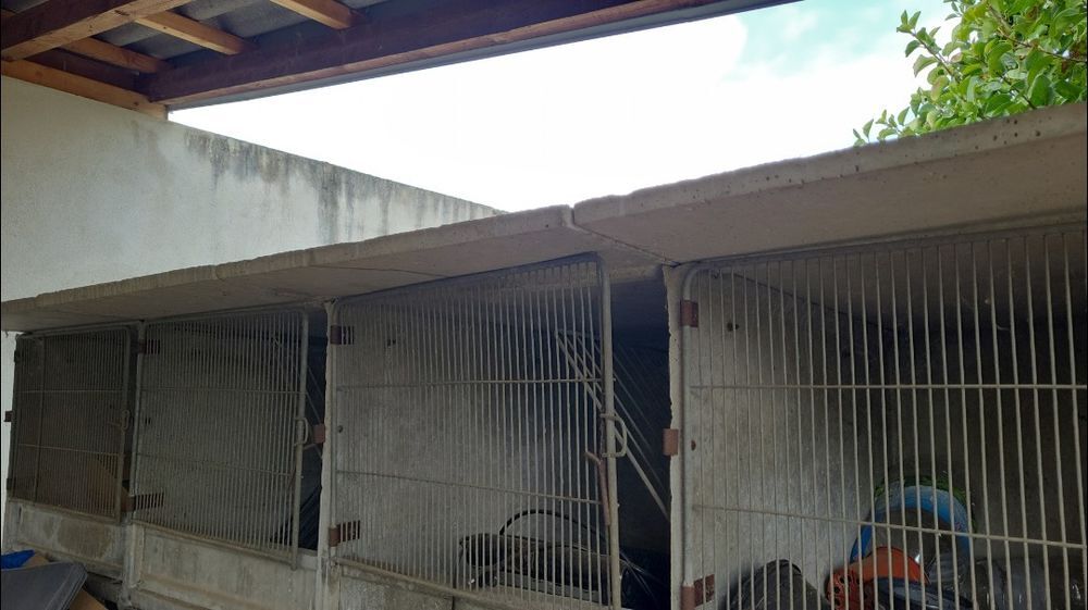 offre 12 clapiers en b&eacute;ton avec mangeoirs Jardin