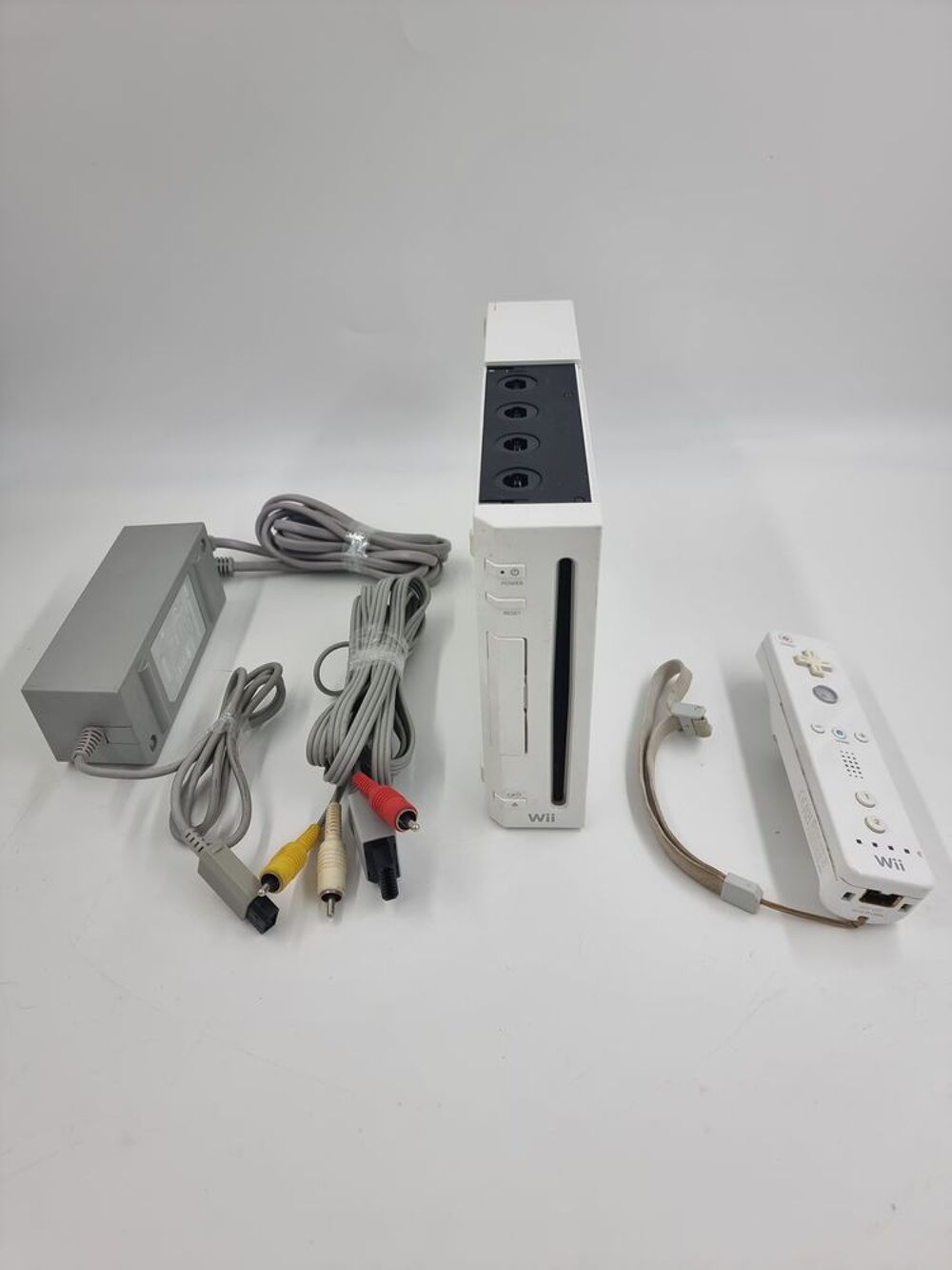 Console Nintendo Wii RVL 001 blanche avec manette... Consoles et jeux vidéos