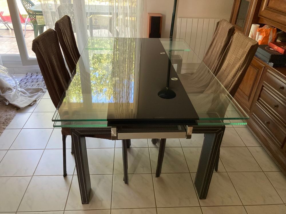 Table de salle &agrave; manger avec rallonge et lot de 4 chaises Meubles