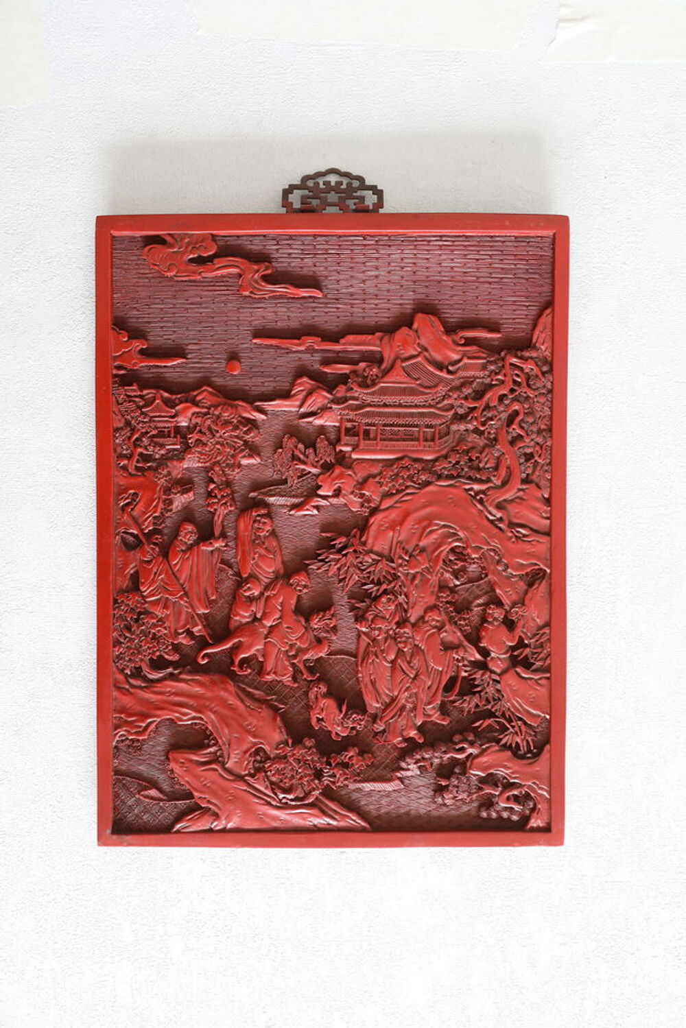 PLAQUE CHINOISE RECTANGULAIRE LAQUE ROUGE PERSONNAGES 