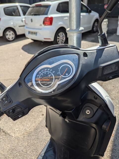 Scooter PEUGEOT 2016 occasion Nice 06000