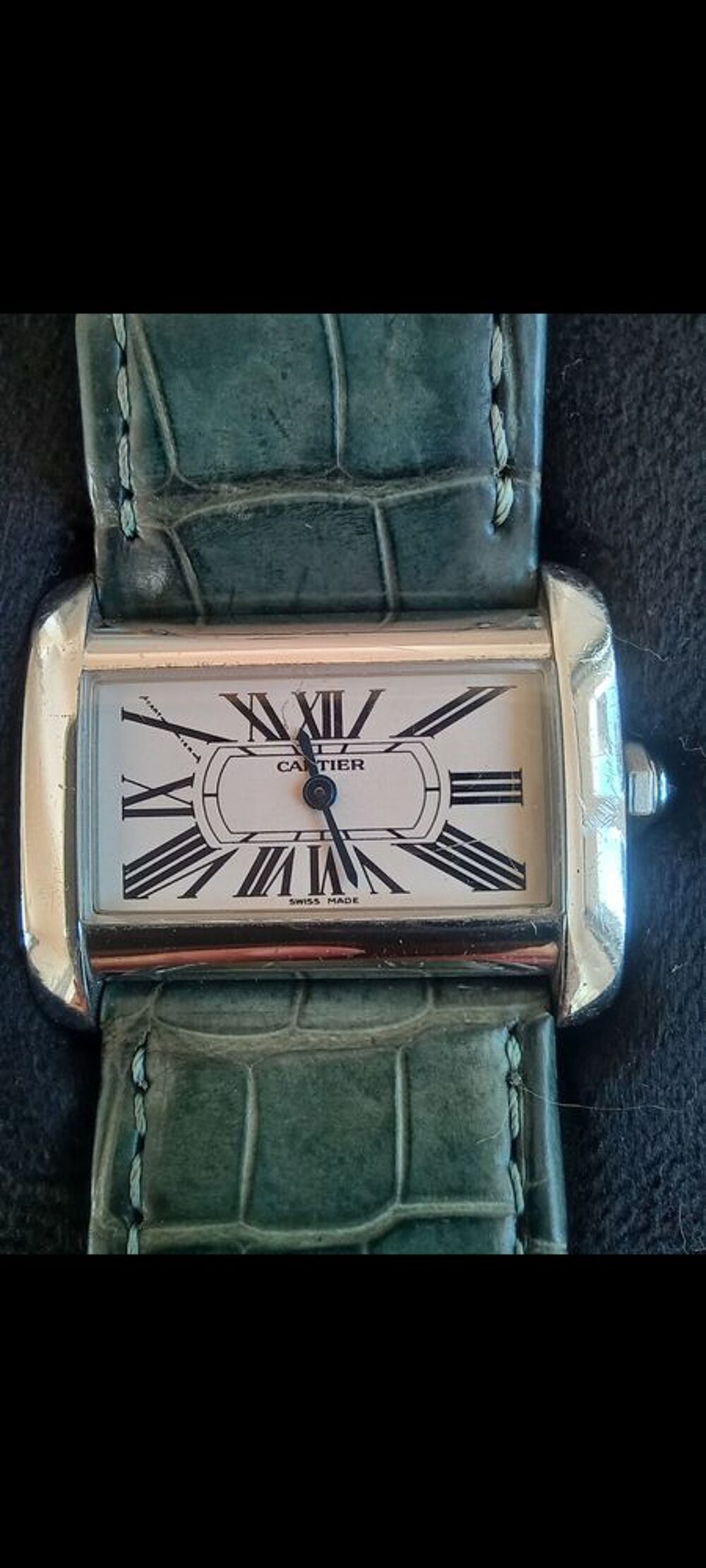 Montre Cartier Divan Tank avec papier et boite
Bijoux et montres