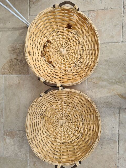 DEUX CORBEILLES 50X60 10 Aix-en-Provence (13)