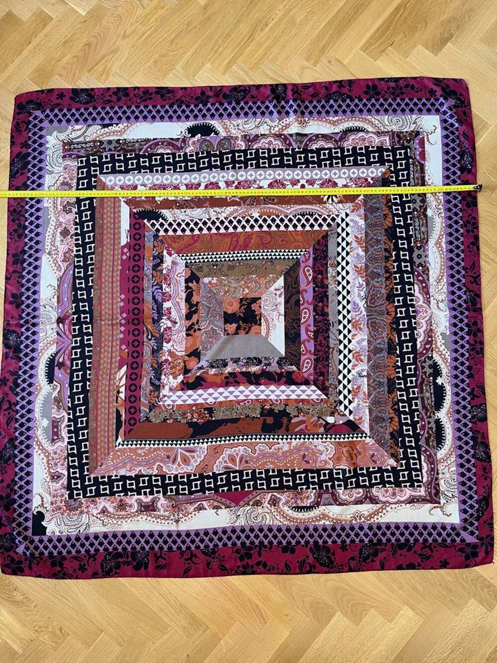Ch&acirc;le carr&eacute; de couleurs, 132x128cm Maroquinerie