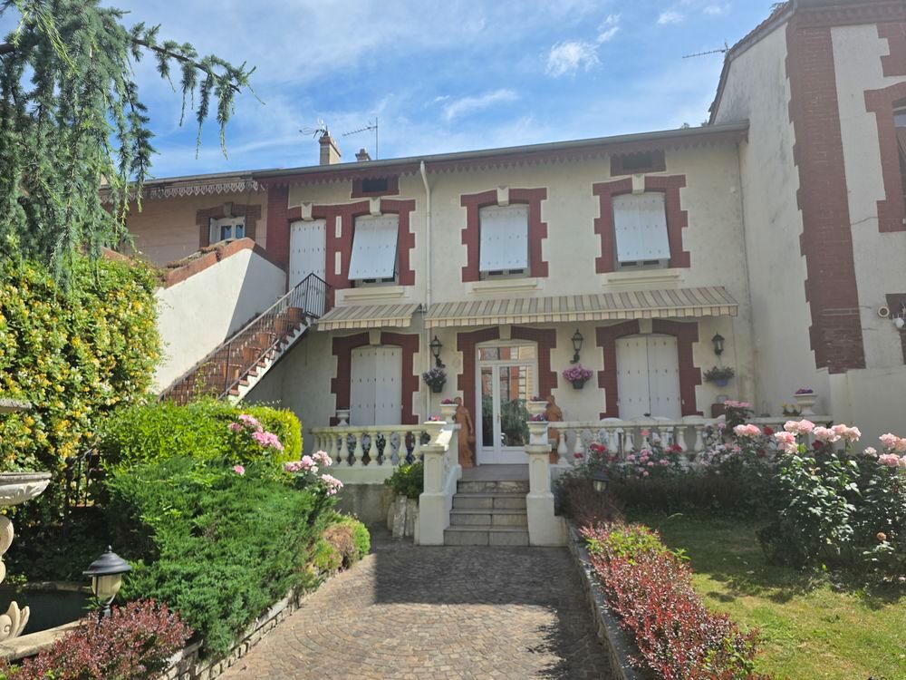 Vente Maison Maison de ville type F5   116M2 plein centre unieux Unieux