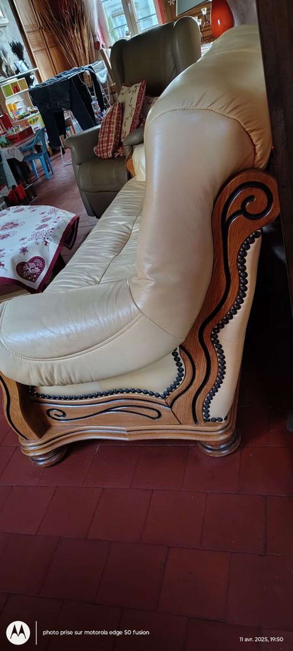 Salon cuir et ossature ch&ecirc;ne Meubles