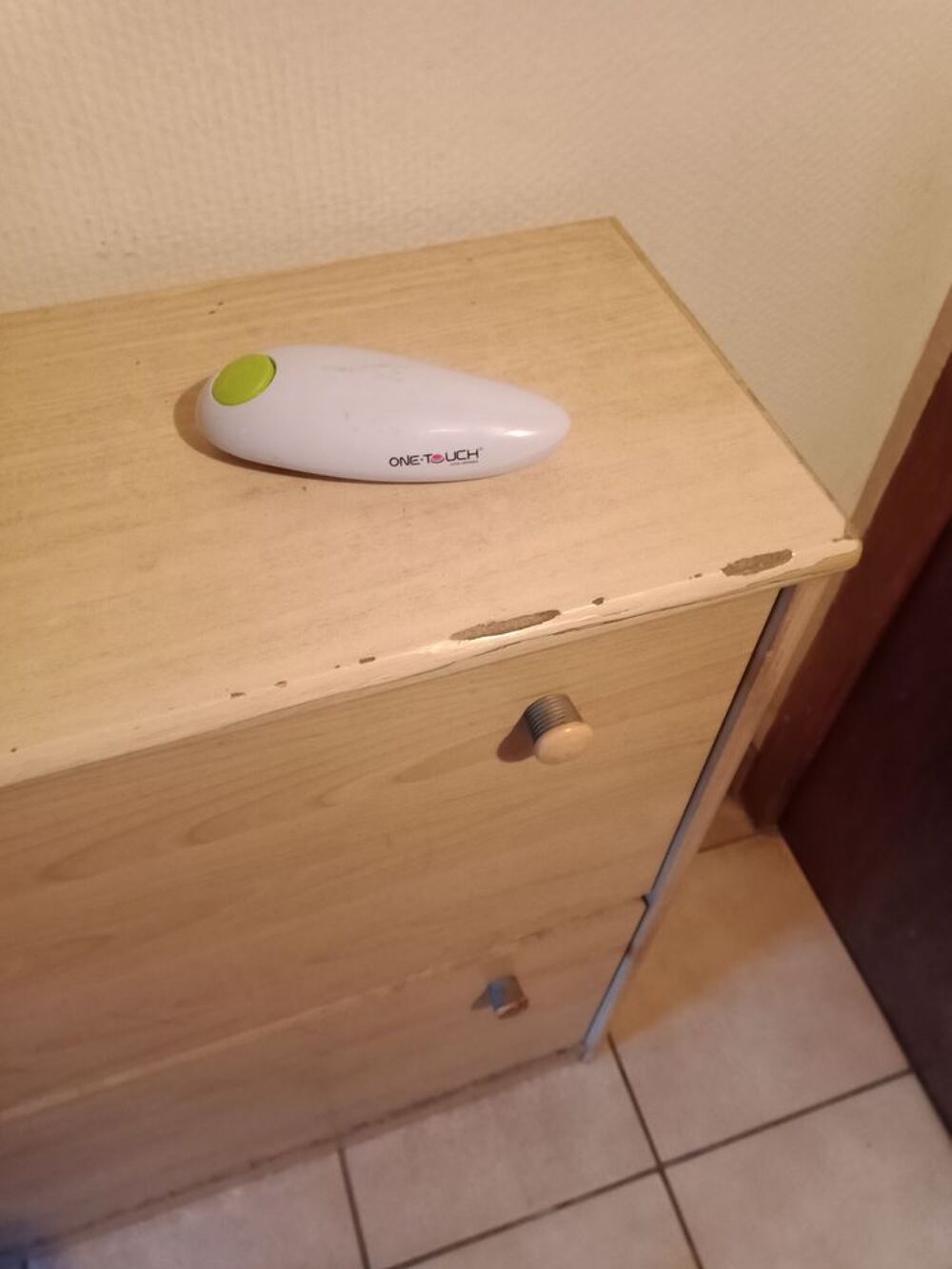 Ouvre boite &agrave; piles Electroménager