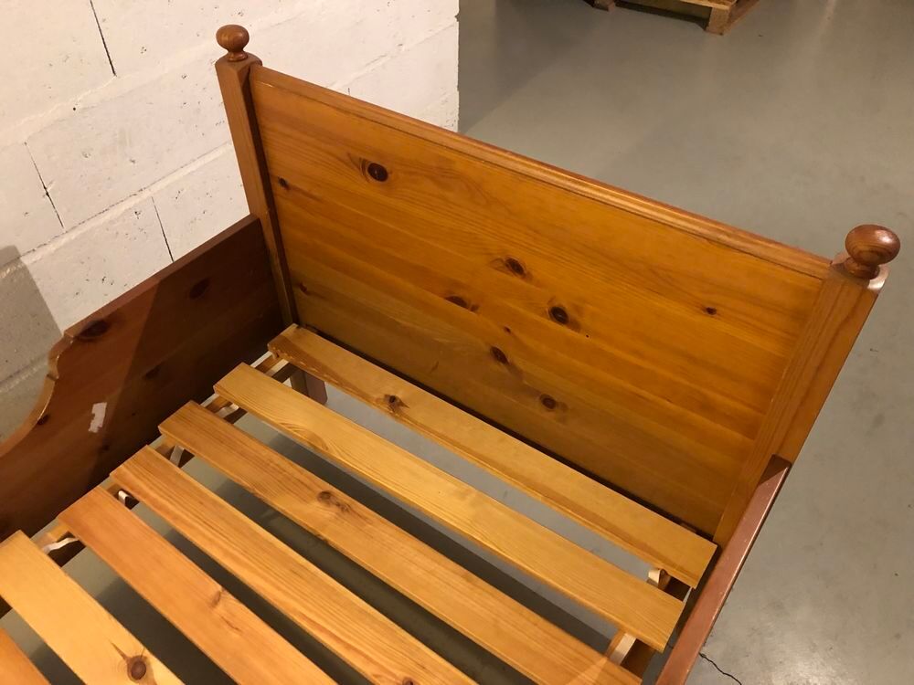 Lit et sommier &agrave; lattes IKEA &eacute;volutifs de 1.2 m &agrave; 2 m Mobilier enfants