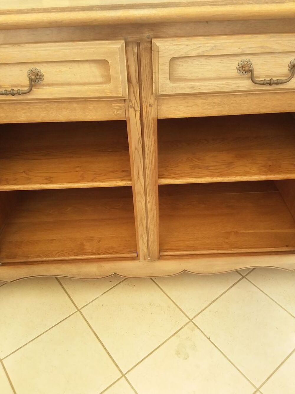 Donne meuble bas 4 portes non d&eacute;montable Meubles