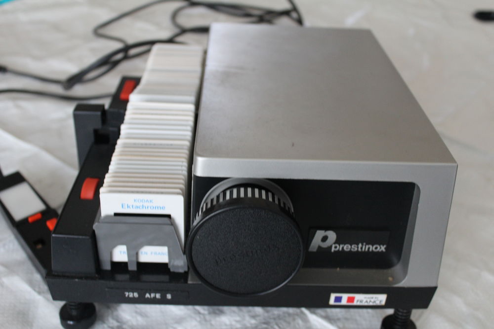 PROJECTEUR DIAPOS Photos/Video/TV