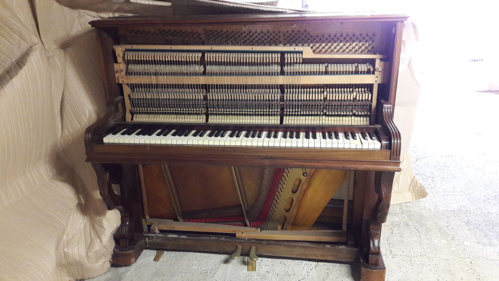 Piano droit Instruments de musique