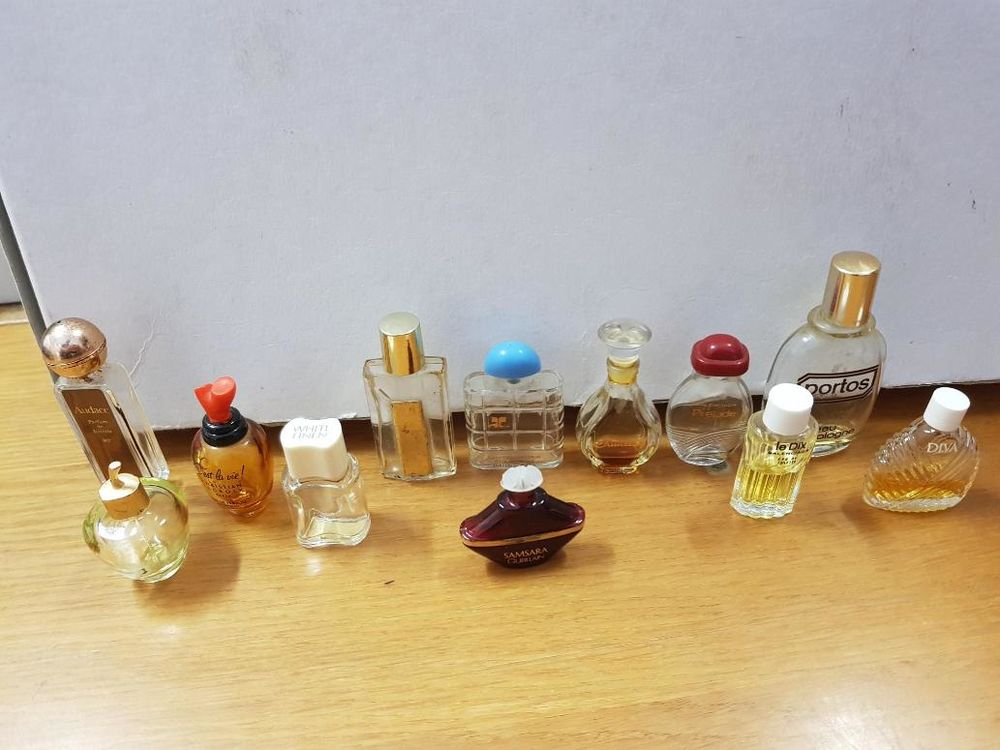 lot de miniatures vides de parfum 