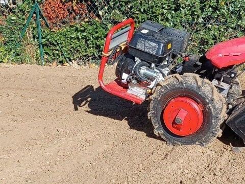 PREPARE  TERRAIN   AVEC ROTOVATOR Tours (37)
