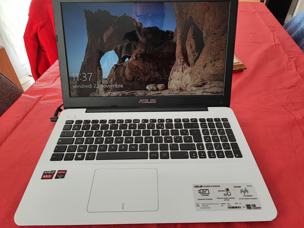 ordinateur portable ASUS R556B Matériel informatique