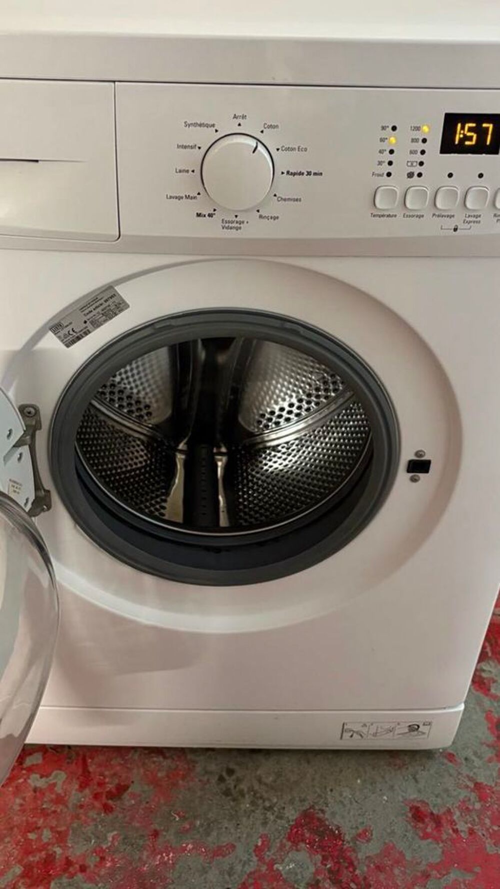 machine &agrave; laver comme neuve Indesit Electroménager