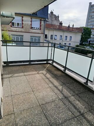  Appartement à louer 3 pièces 63 m²