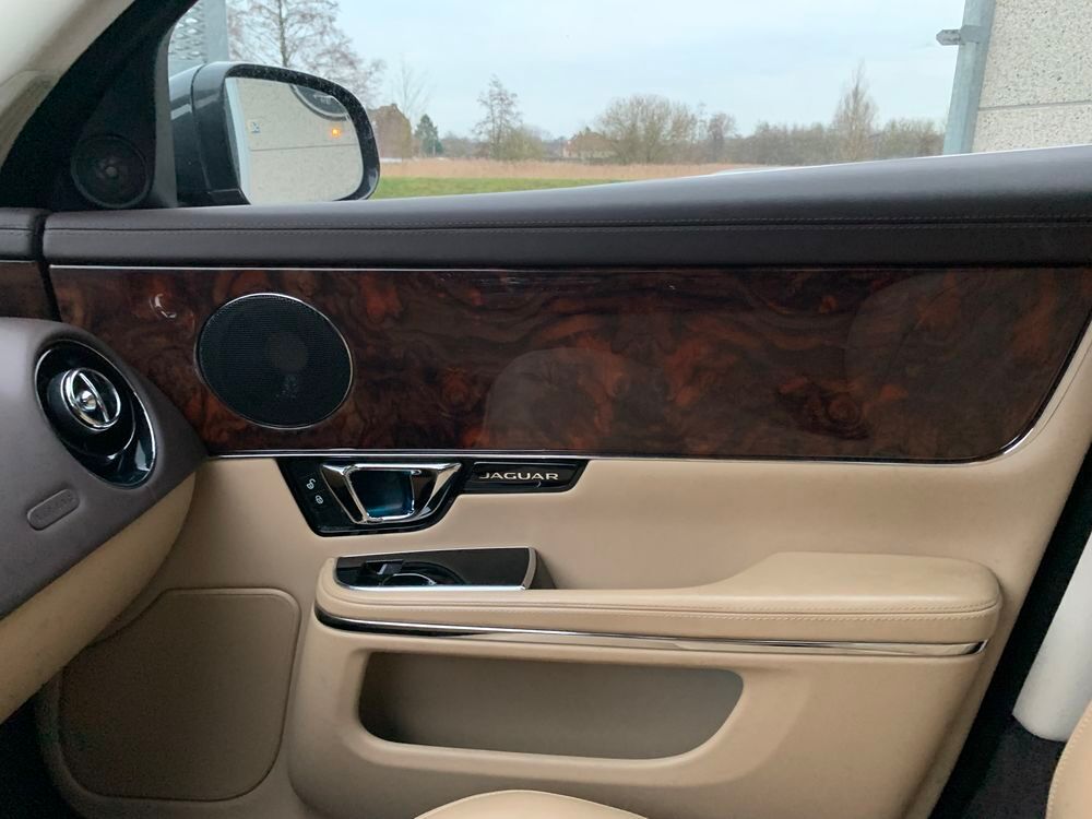 XJ V6 3.0 - 275 Diesel Luxe Premium Empattement Court A 2015 occasion 59310 Auchy-lez-Orchies
