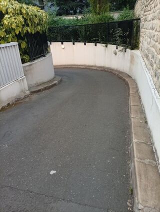  Parking / Garage à louer 12 m²