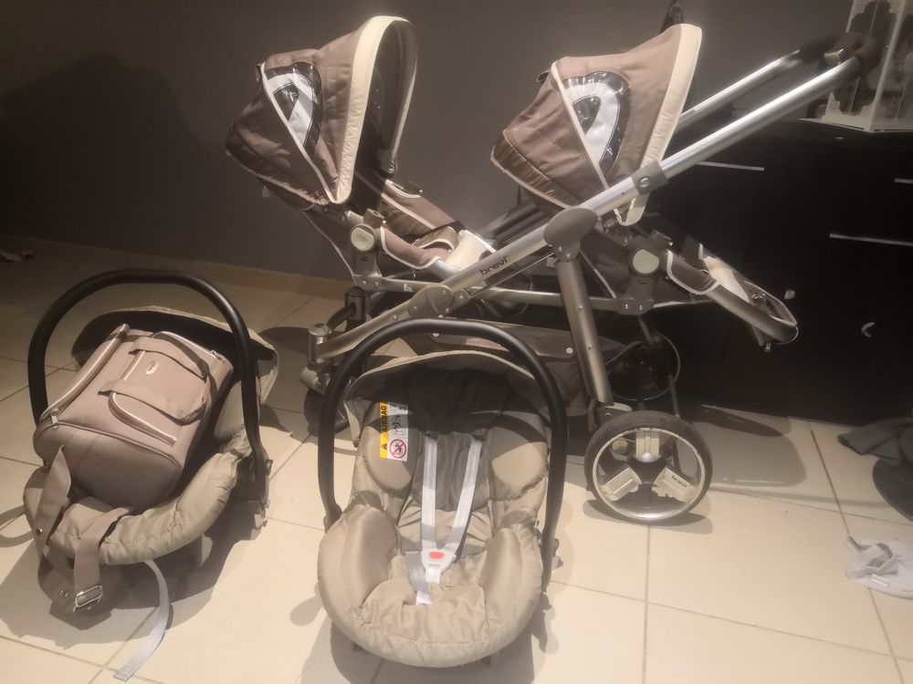 poussette double ainsi que 2 cosy plus c est accessoire Puériculture