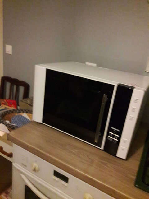 MICRO ONDES  FONCTION FOUR CHALEUR TOURNANTE   115 Sarlat-la-Can�da (24)