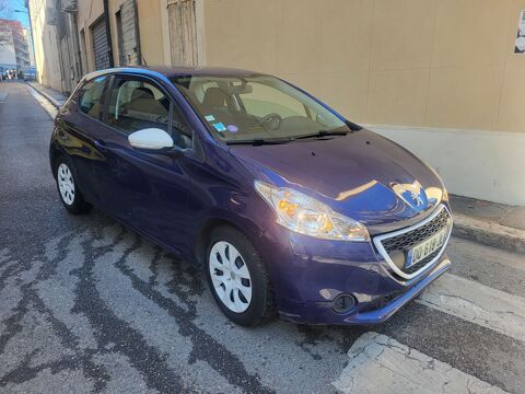 Peugeot 208 1.0 PureTech 68ch BVM5 Like 2015 occasion Marseille 13001