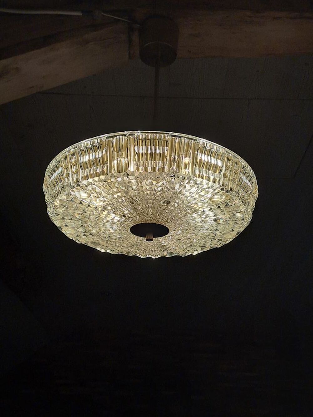 Lustre vintage en laiton et cristal par Carl Fagerlund. Décoration