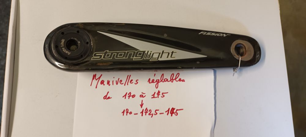 P&eacute;dalier STRONGLIHT Carbone Triple 28/38/48 axe titane Vélos