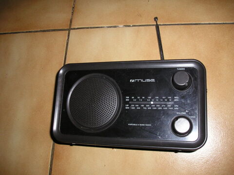 Radio  MUSE  M-05 R ? vintage
20 Sept�mes-les-Vallons (13)
