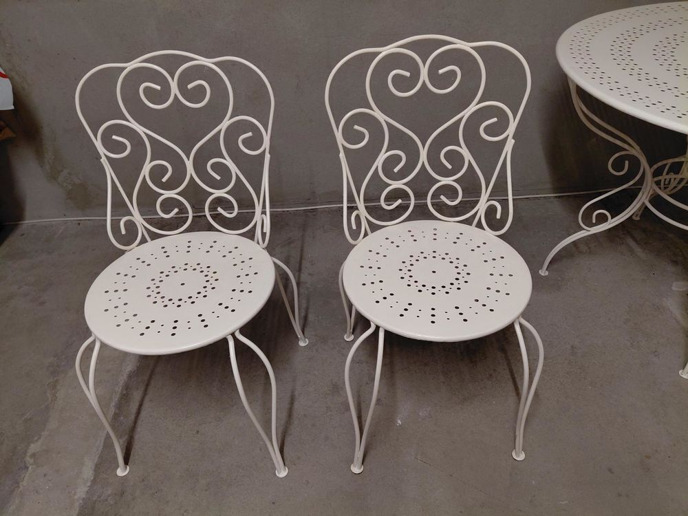 Salon de Jardin en Fer Forg&eacute;
Jardin
