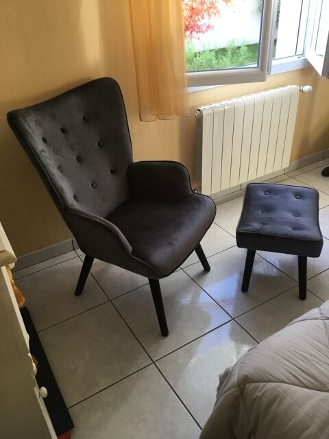 Fauteuil scandinave et pouf 165 Louey (65)