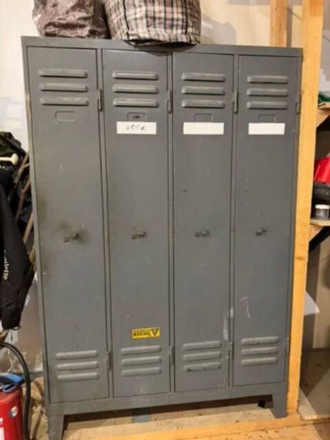 Vestiaire m�tallique industriel 4 portes ? look indus / loft 200 Varennes-Changy (45)