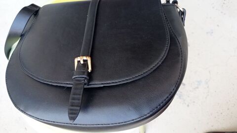 sac noir bandoulière Eram 15 Bonneuil-sur-Marne (94)