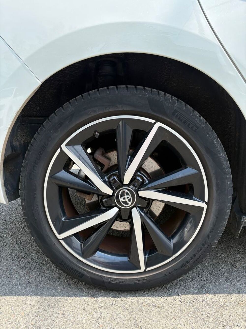 Auris Hybride Pro 136h Tendance Business occasion 33560 Carbon-Blanc